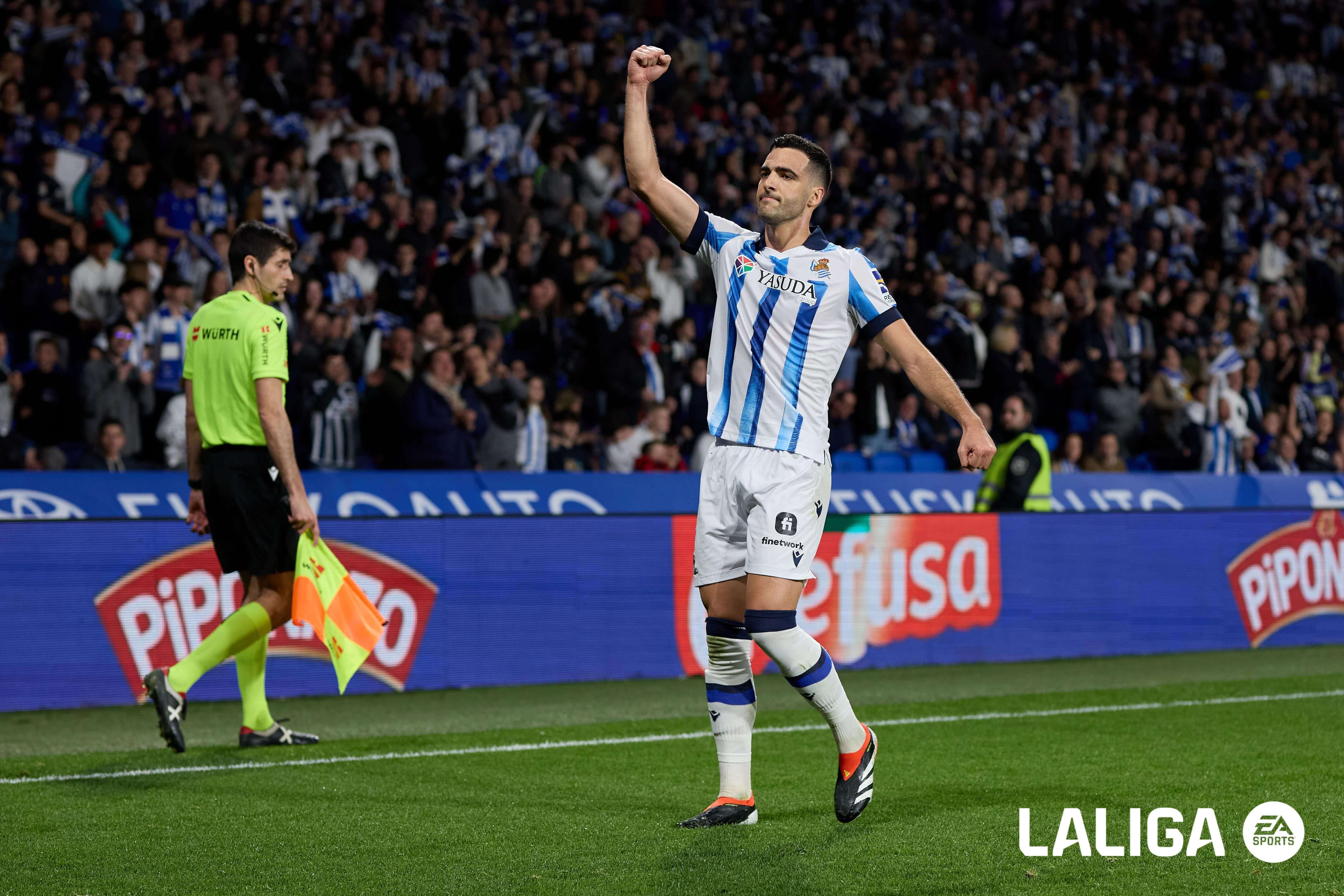  Celebración de Mikel Merino en el Real Sociedad - Cádiz.