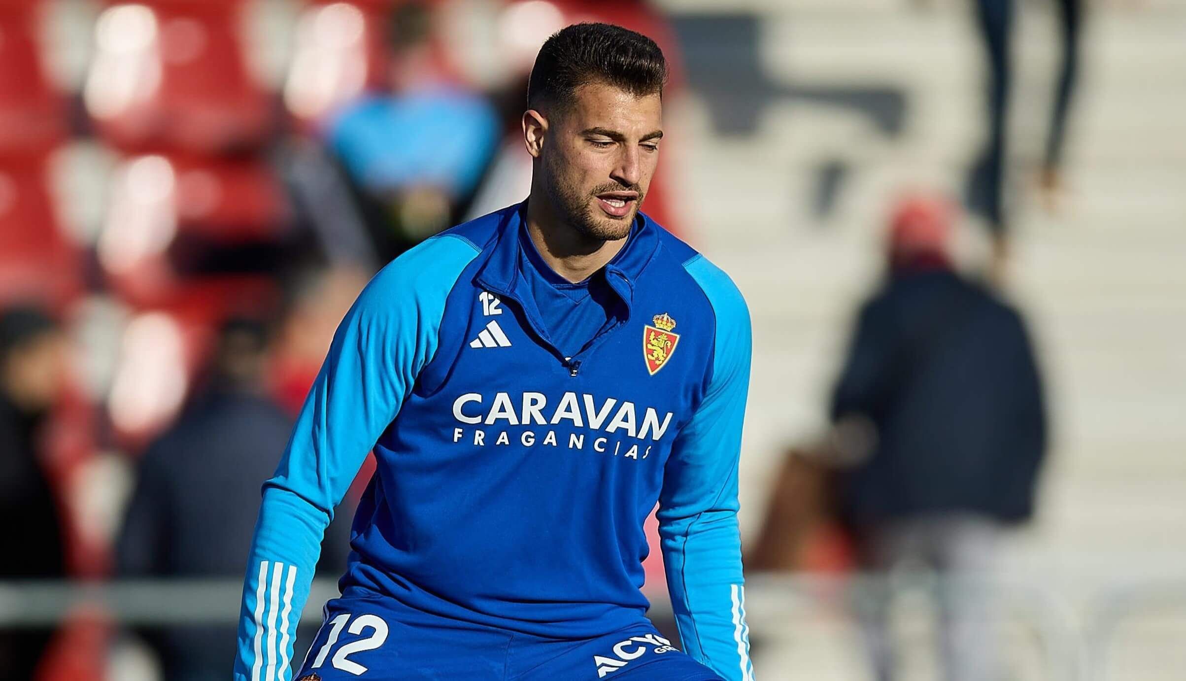  Sinan Bakis, durante un calentamiento con el Real Zaragoza.