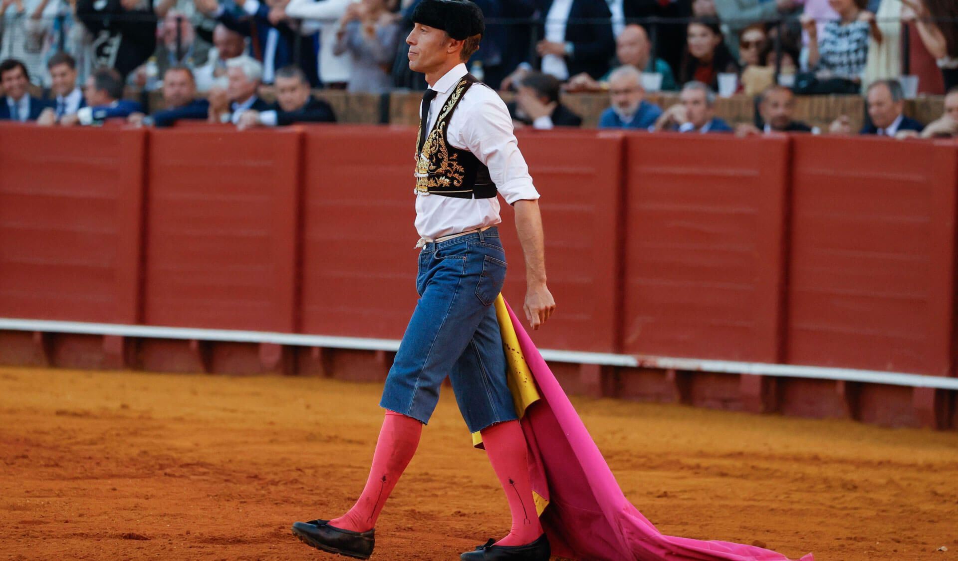Manuel Escribano, en La Maestranza con la ropa del Chimy Ávila