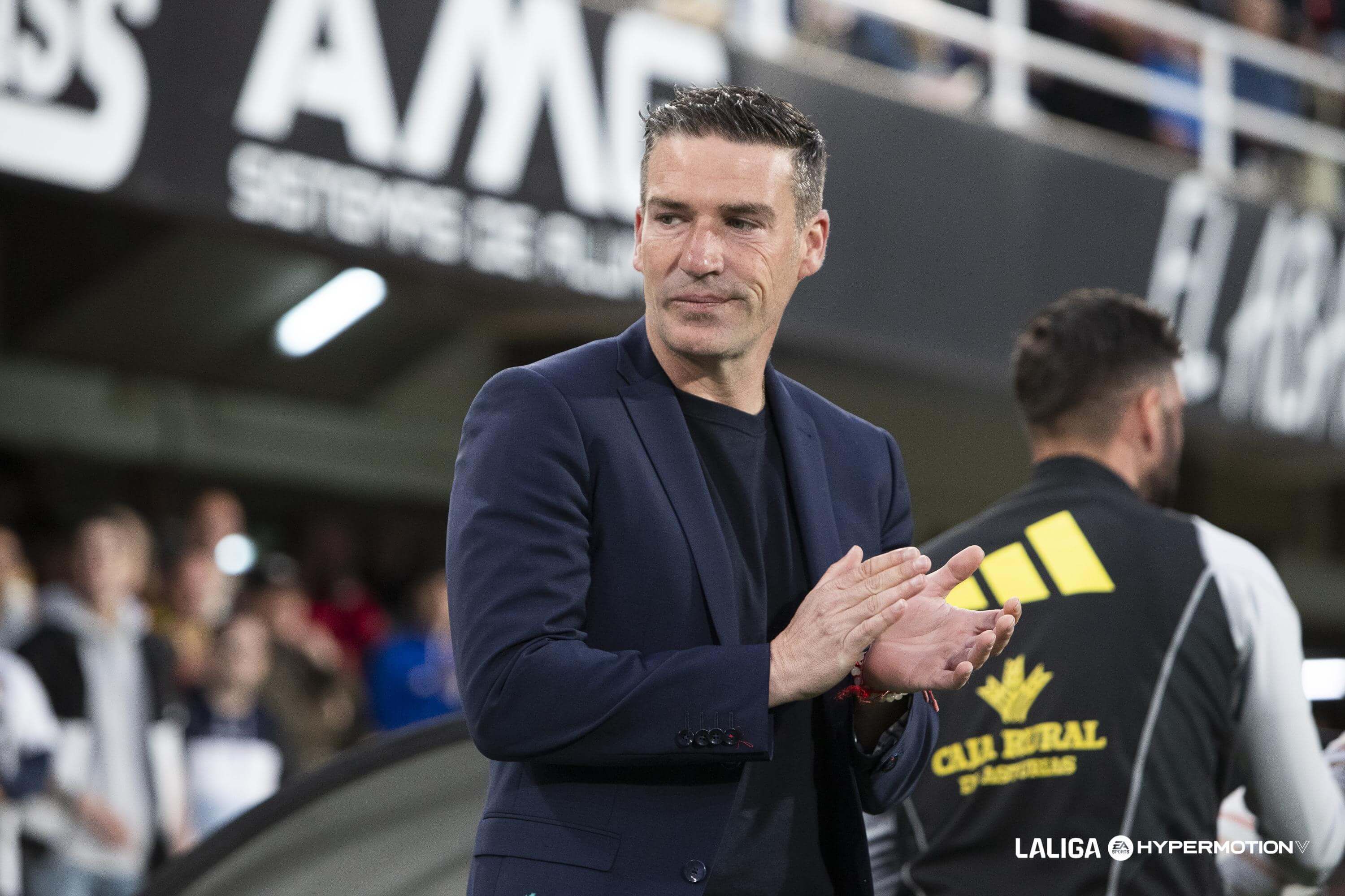 Luis Carrión ante el Cartagena.