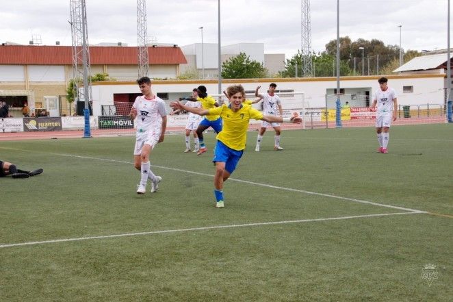 De la Rosa, durante su época en las categorías inferiores del Cádiz.