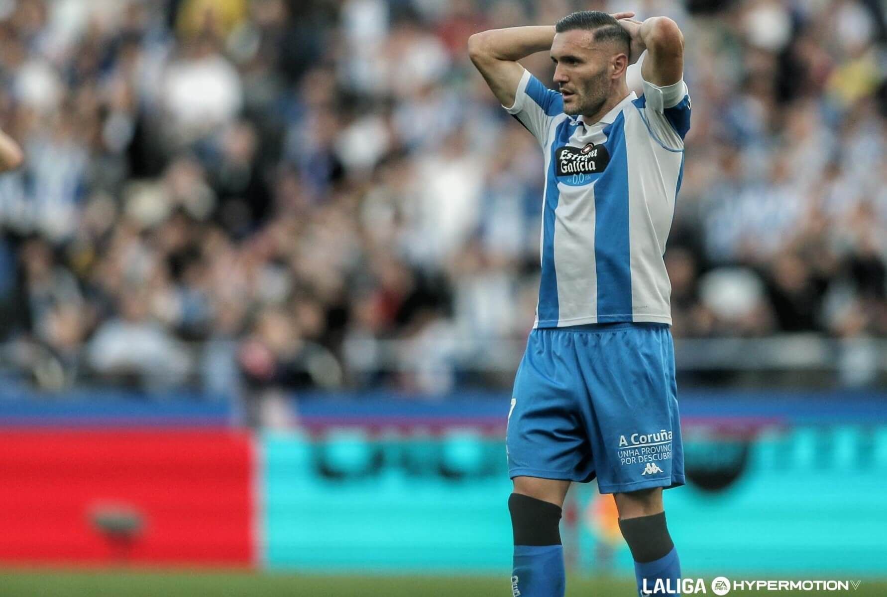 Lucas Pérez se lamenta con el Deportivo de La Coruña.