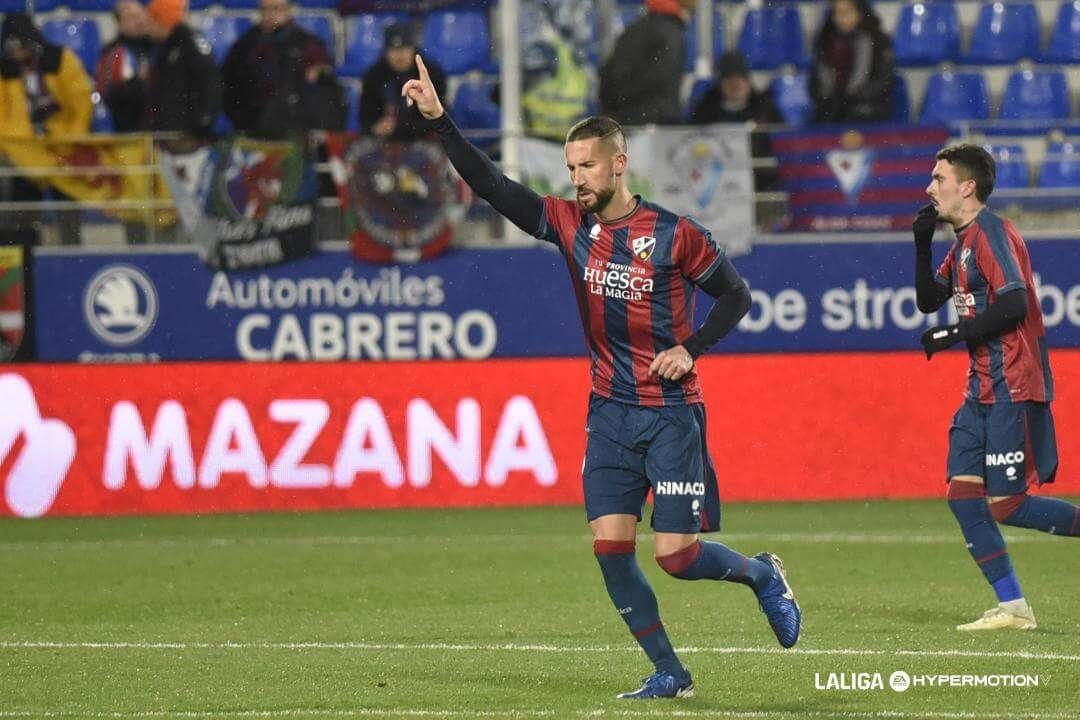  Óscar Sielva celebra un gol con la SD Huesca.