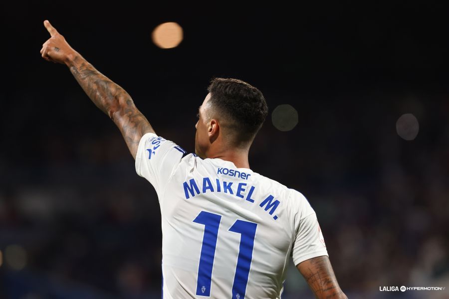  Maikel Mesa señala a la grada después de marcarle al Éibar.