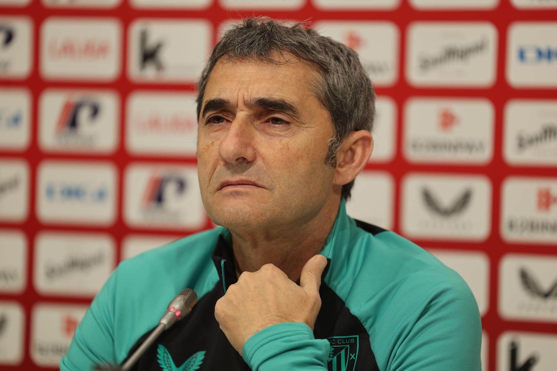 El técnico Ernesto Valverde, en una rueda de prensa del Athletic Club.