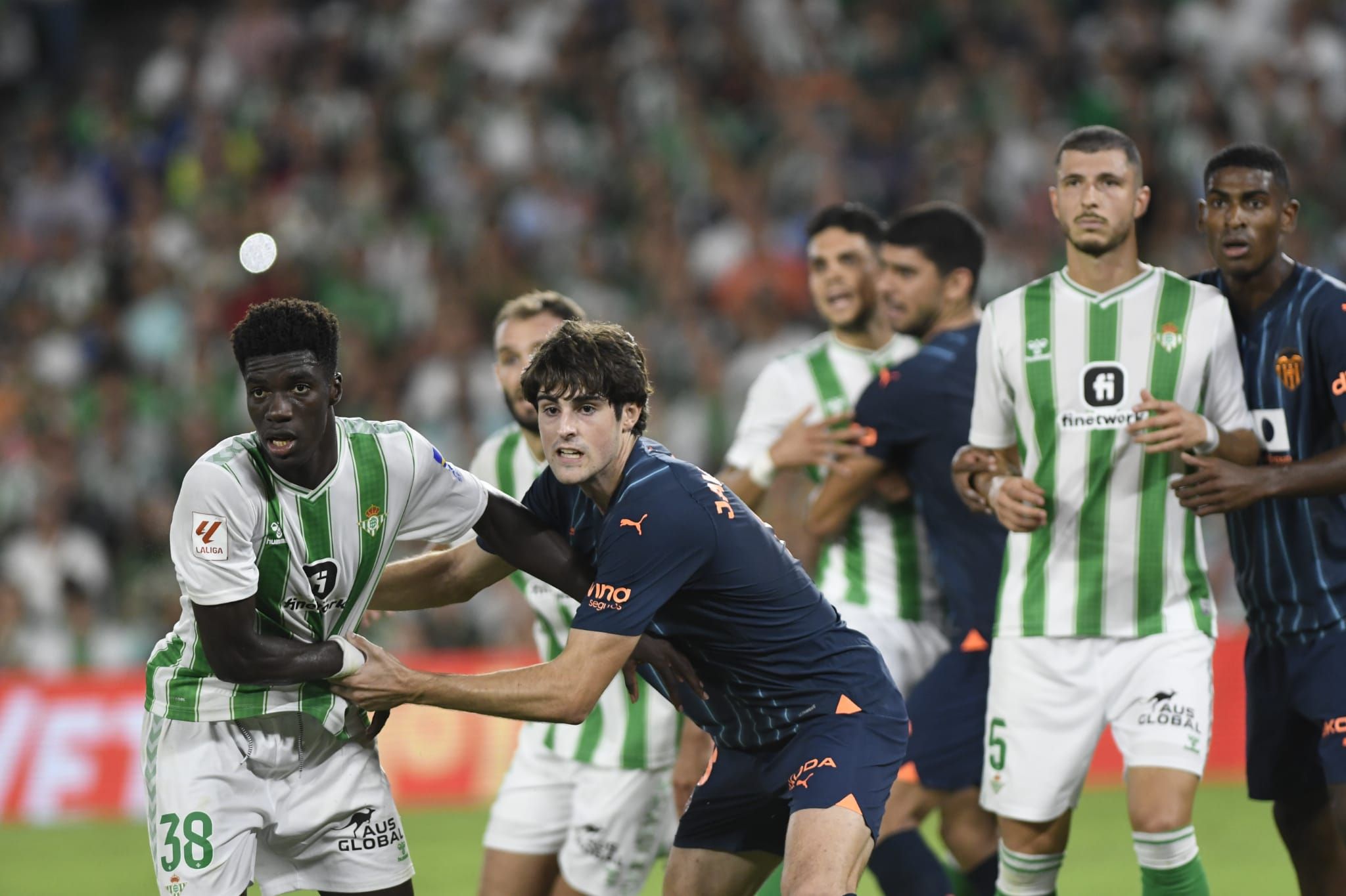  Javi Guerra, ante el Betis.