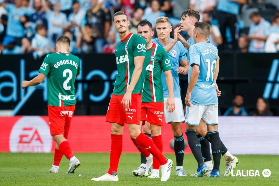  Celebración ante el Alavés en el Balaídos..