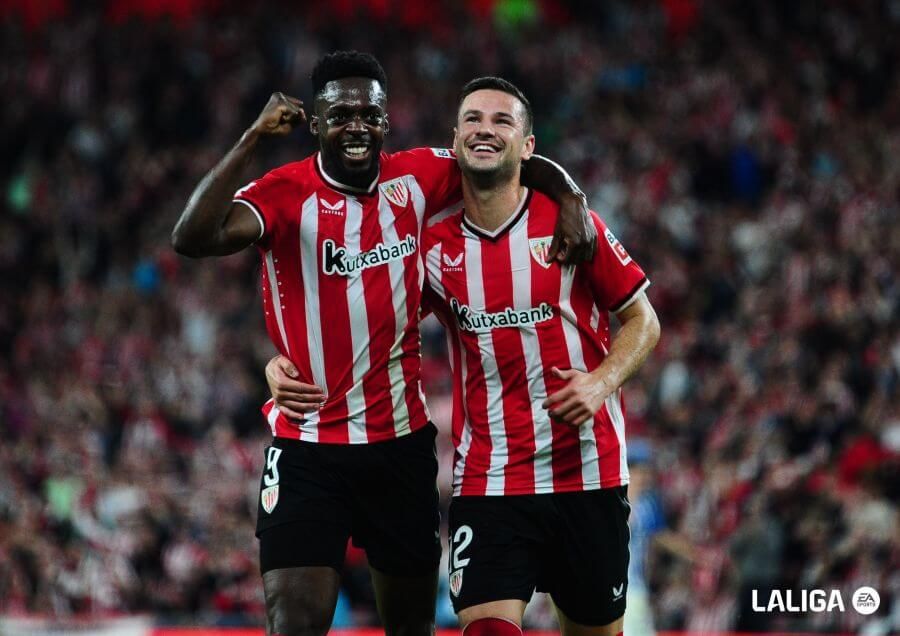  Iñaki Williams y Guruzeta, felices ante el Alavés en San Mamés.