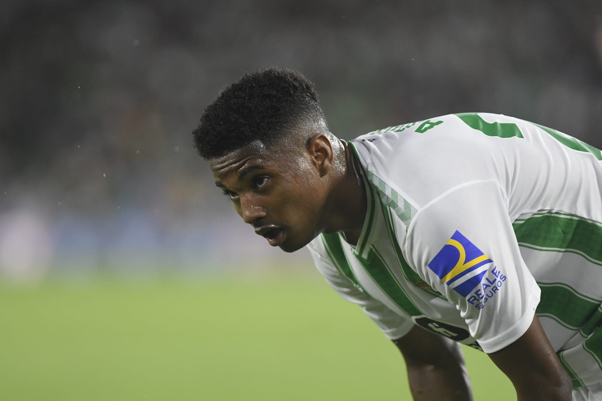  Abner Vinicius, ante el Rayo (Foto. Kiko Hurtado)