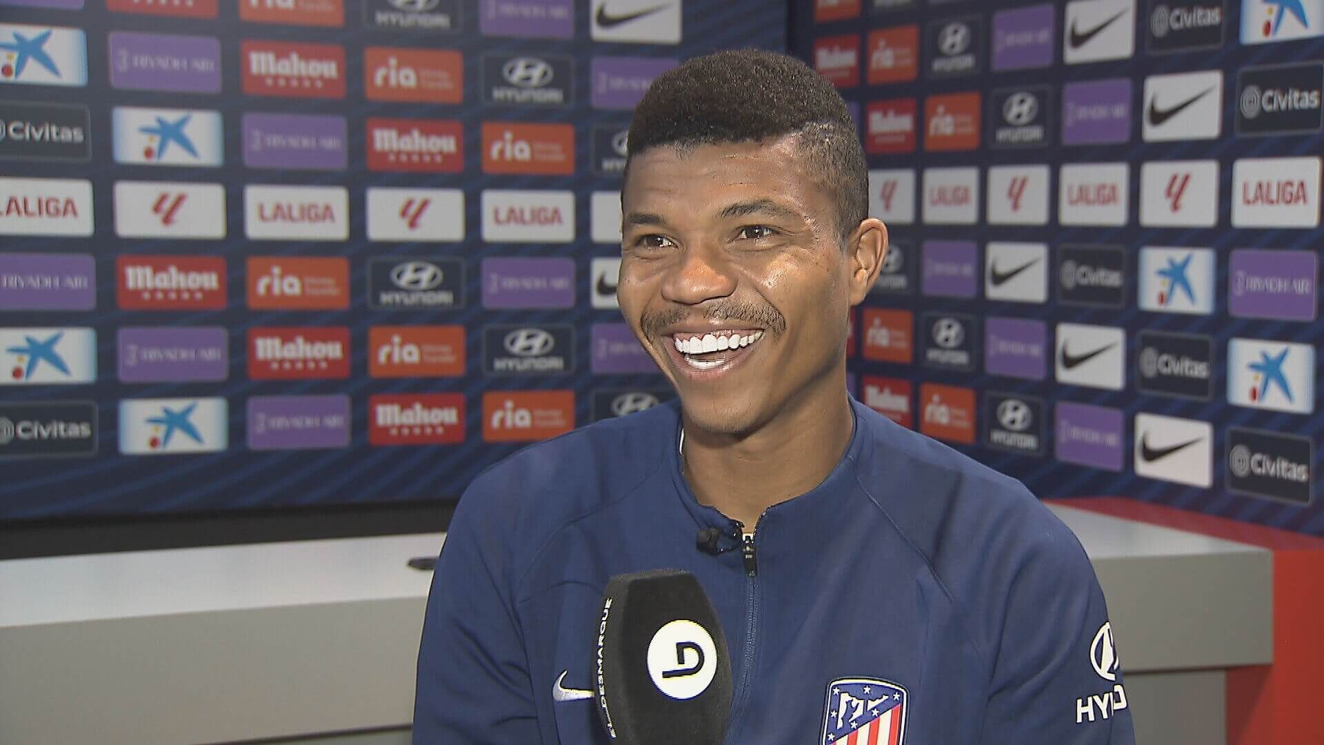  Reinildo Mandava durante su entrevista en ElDesmarque