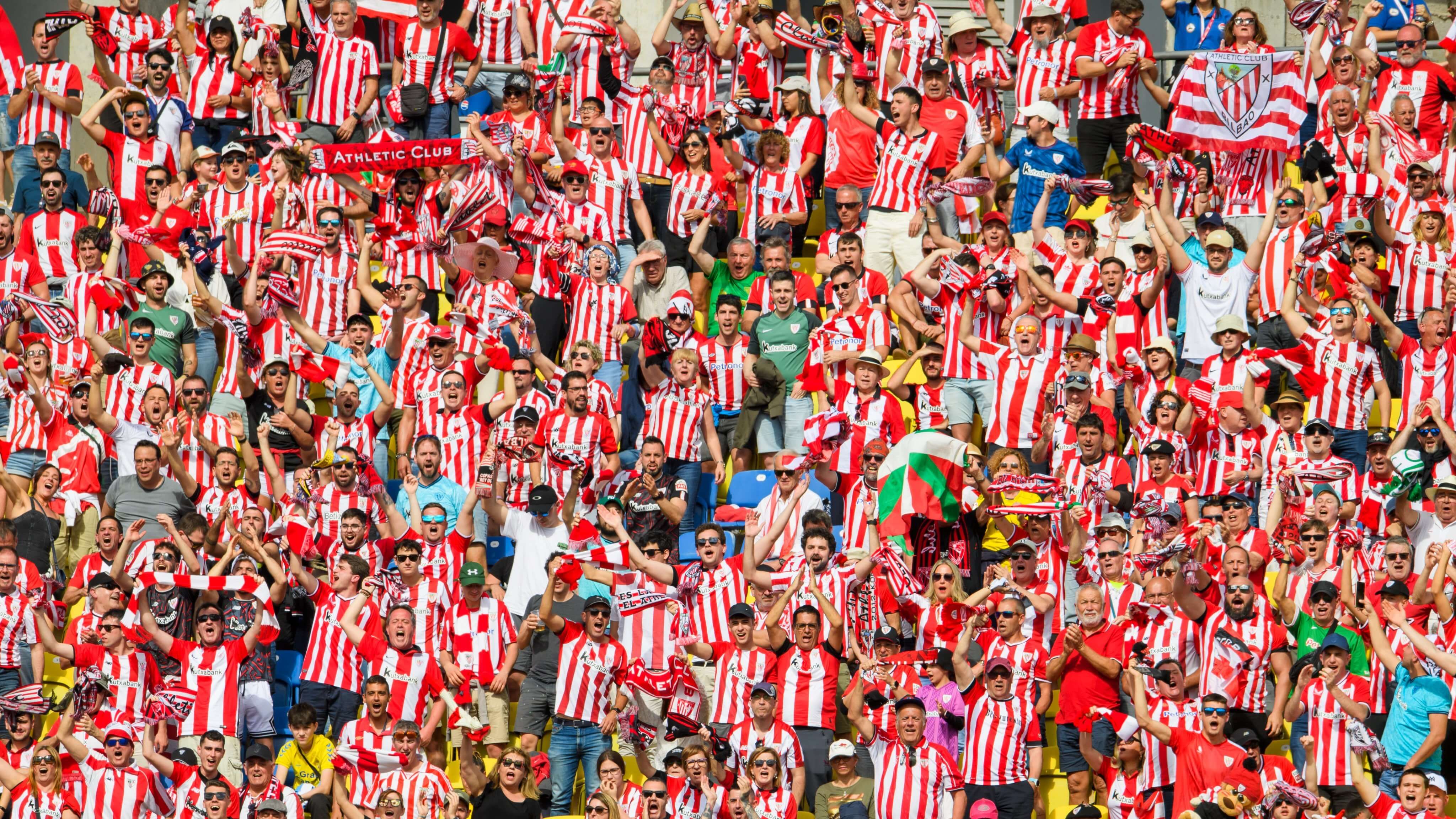  La afición zurigorri estuvo a tope ante la UD Las Palmas.