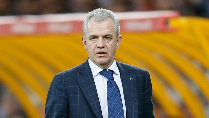Javier Aguirre durante un encuentro.
