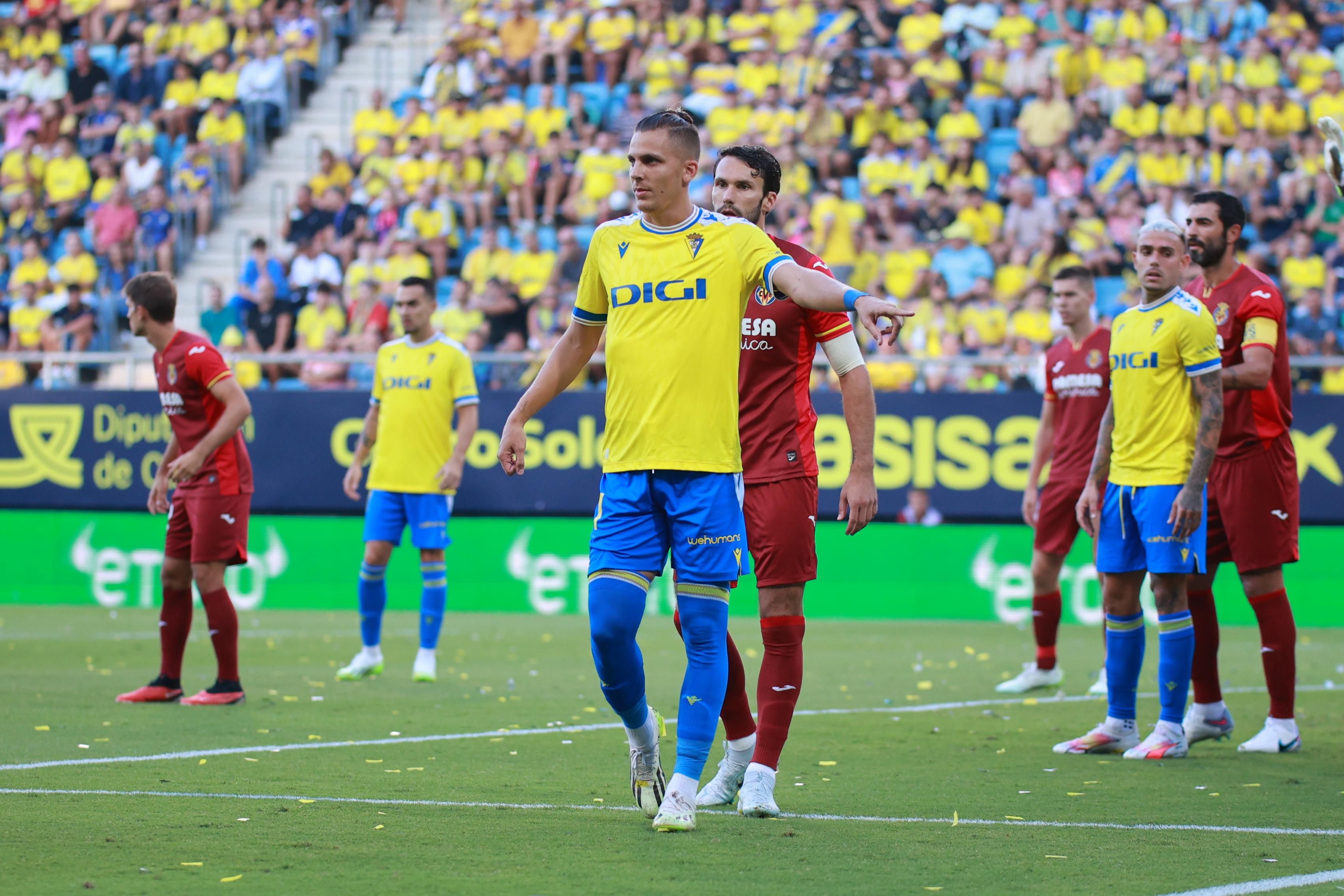 Alejo, durante el Cádiz-Villarreal esta temporada en el Nuevo Mirandilla.