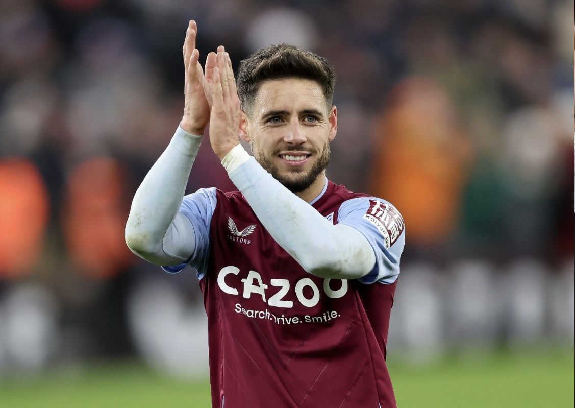 Álex Moreno, en su debut con el Aston Villa.