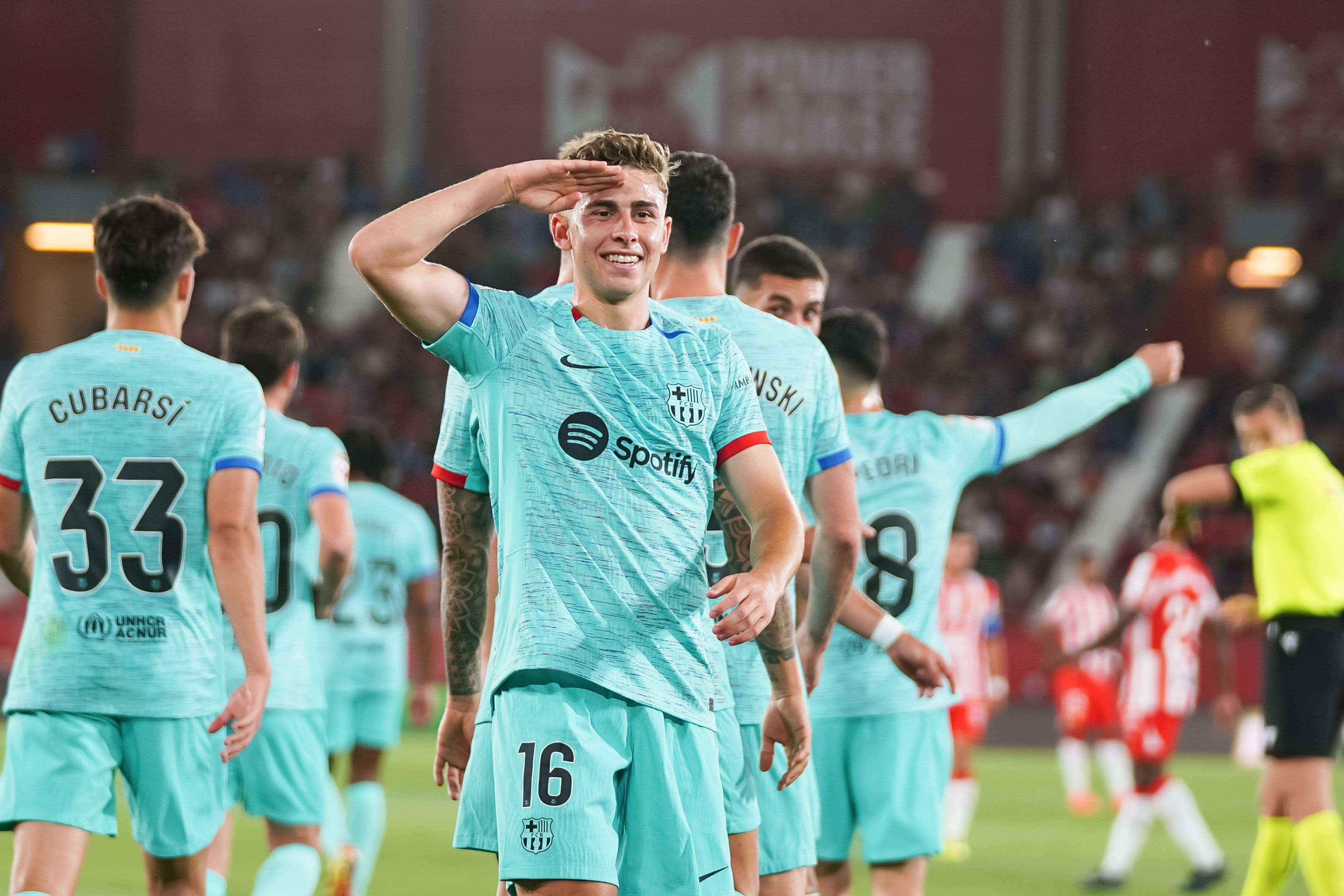 Fermín López celebra uno de sus goles en el Almería-Barcelona.