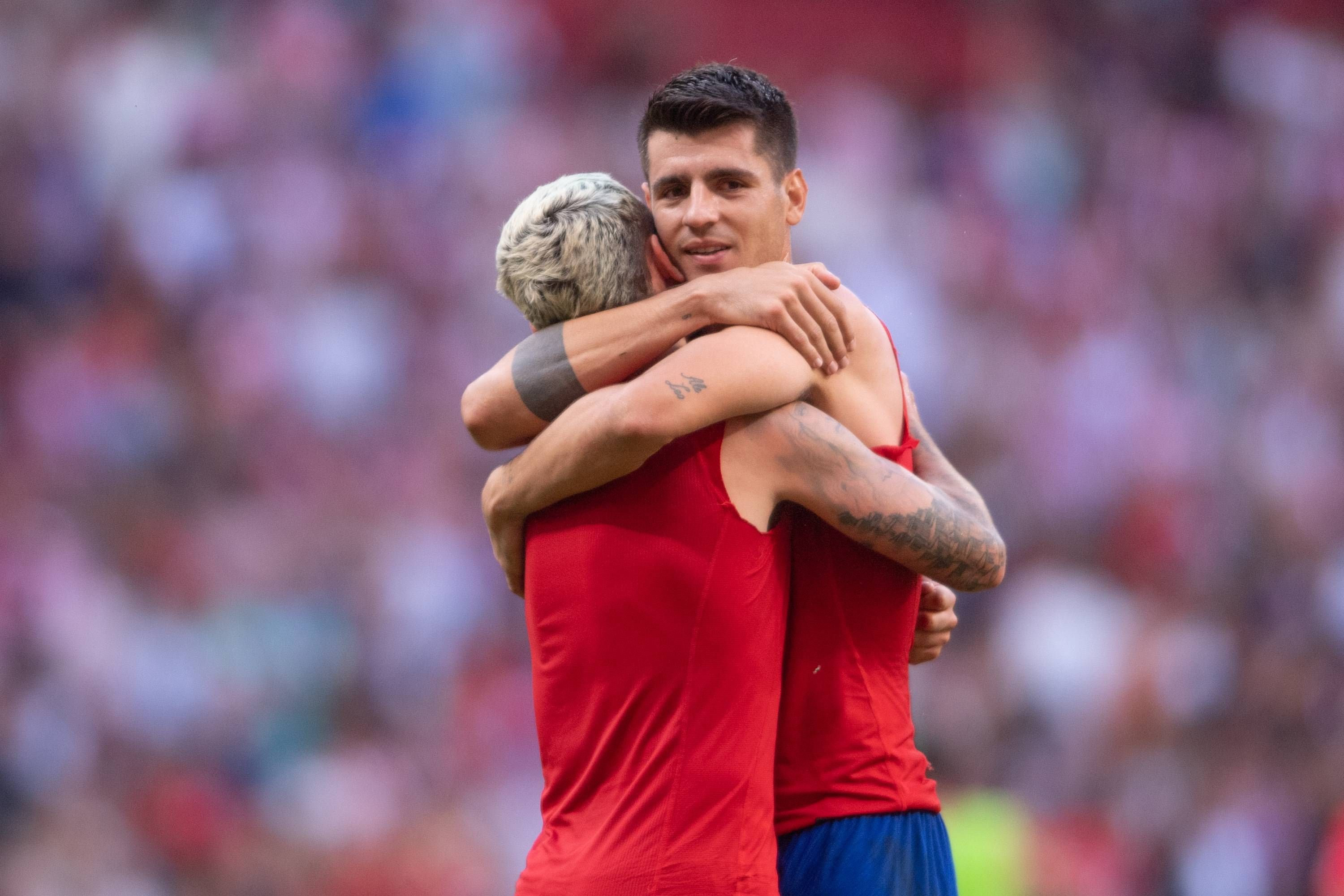  Álvaro Morata y Antoine Griezmann se funden en un abrazo (Cordon Press)