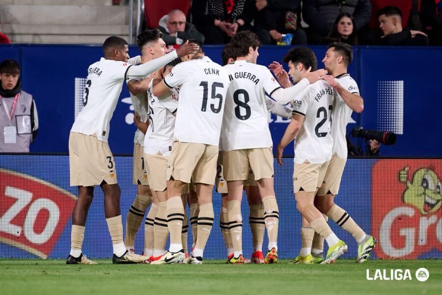  André Almeida celebra su gol al CA Osasuna.