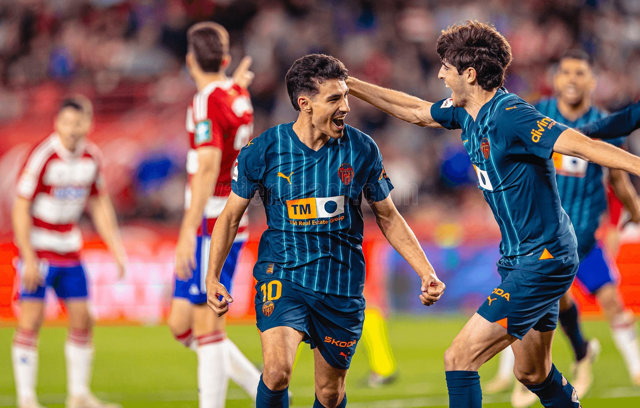 andre_almeida_celebra_su_golazo_ante_el_granada_cf_foto_valencia_cf_001.png