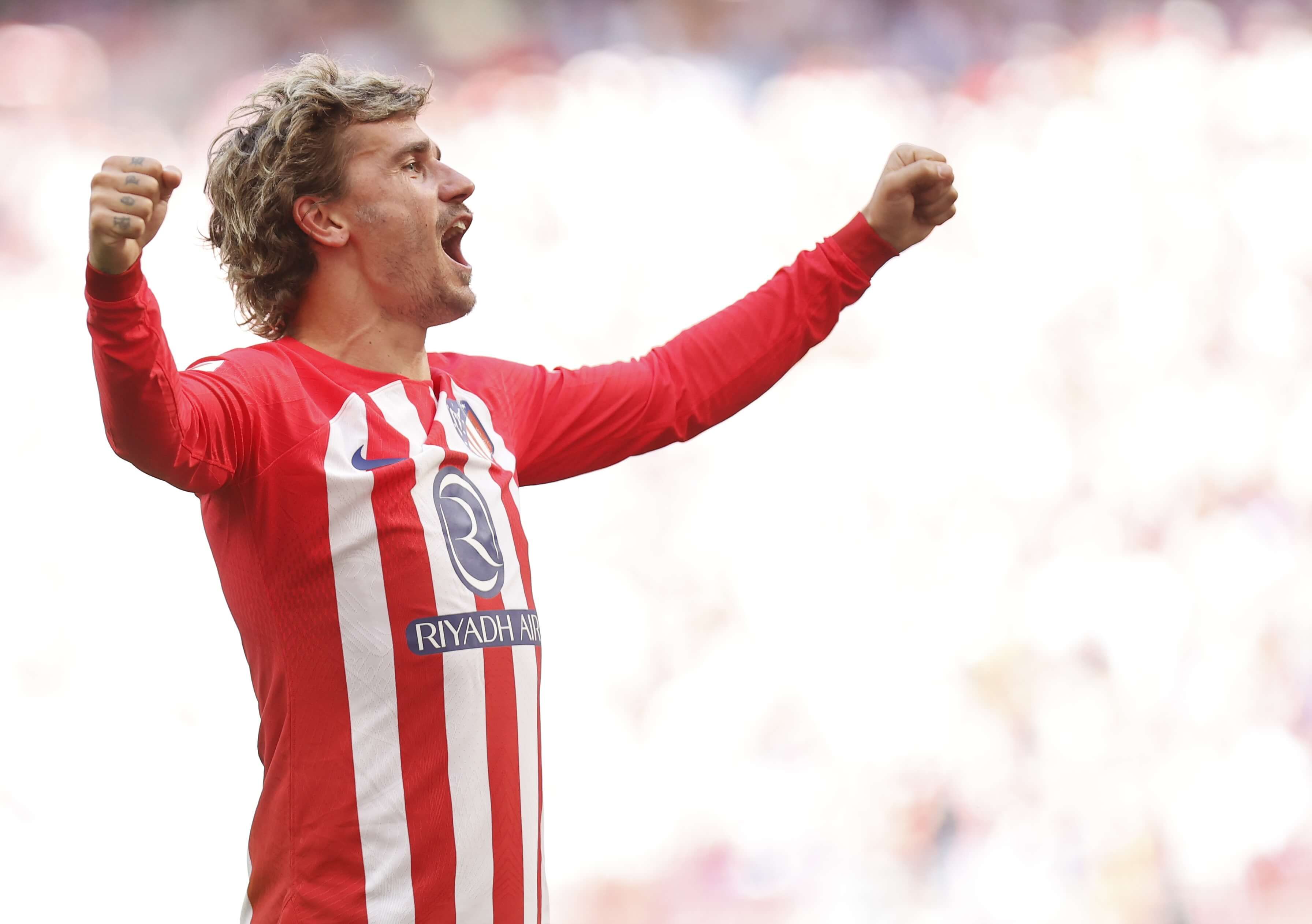 Antoine Griezmann celebra un gol en el Atlético-Girona.