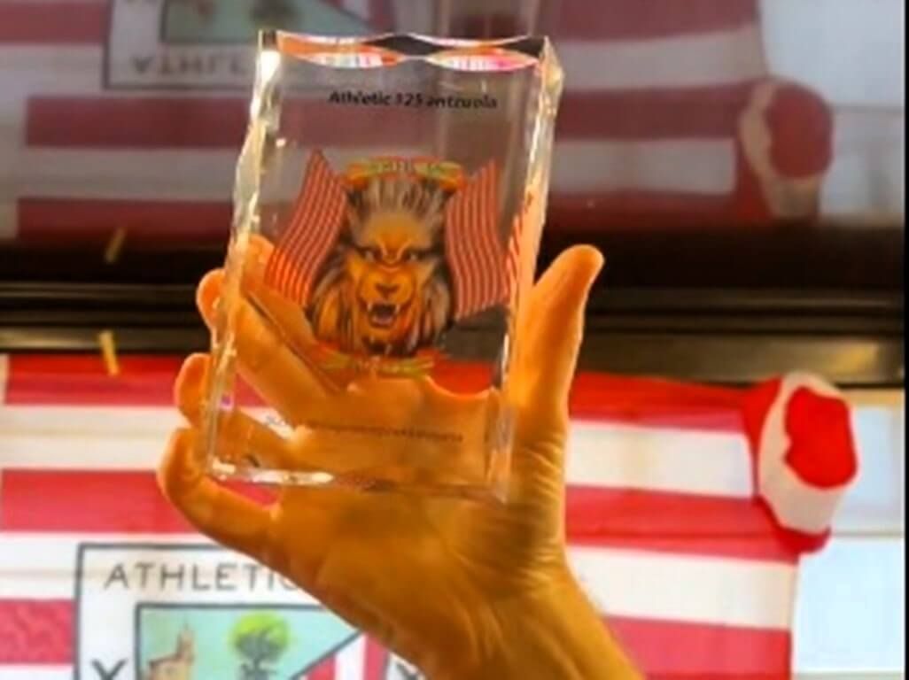 Obsequio de la Peña del Athletic Club en Antzuola, Gipuzkoa.