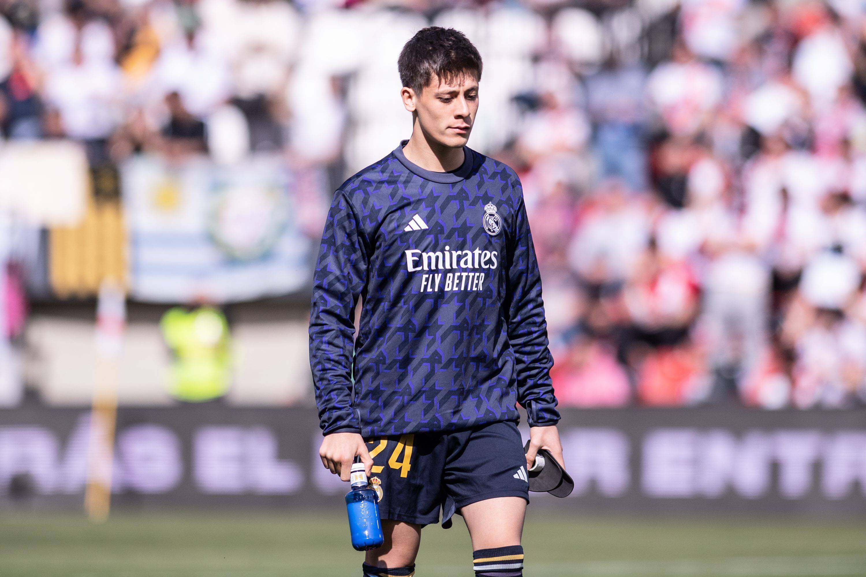  Arda Güler, en un calentamiento con el Real Madrid.