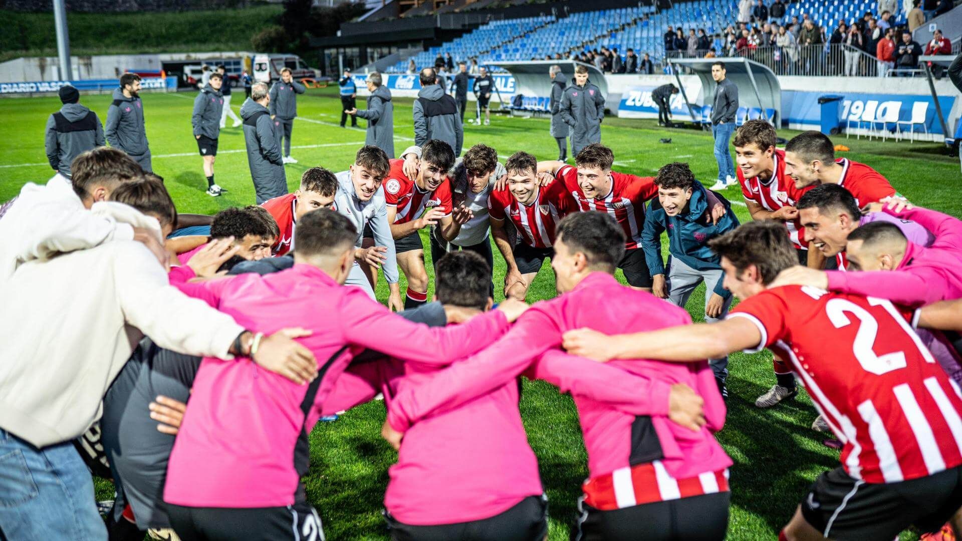 Ascenso del Bilbao Athletic a Primera Federación por la vía rápida con Carlos Gurpegui al mando.