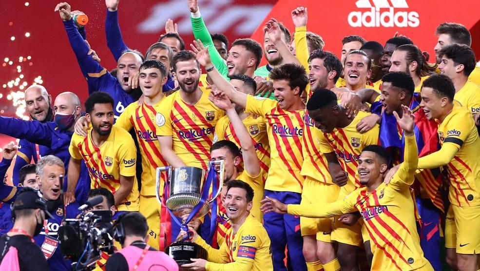  El Barcelona celebrando el título de la Copa del Rey (UEFA)