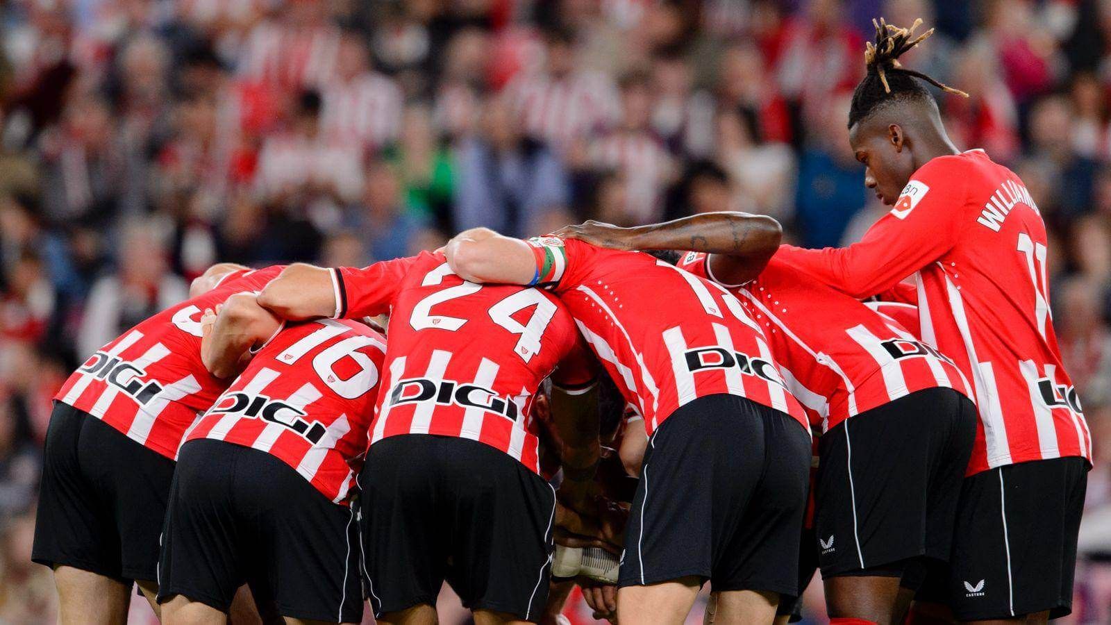  Los jugadores del Athletic Club antes del partido frente al Alavés (Fuente: Cordon Press)
