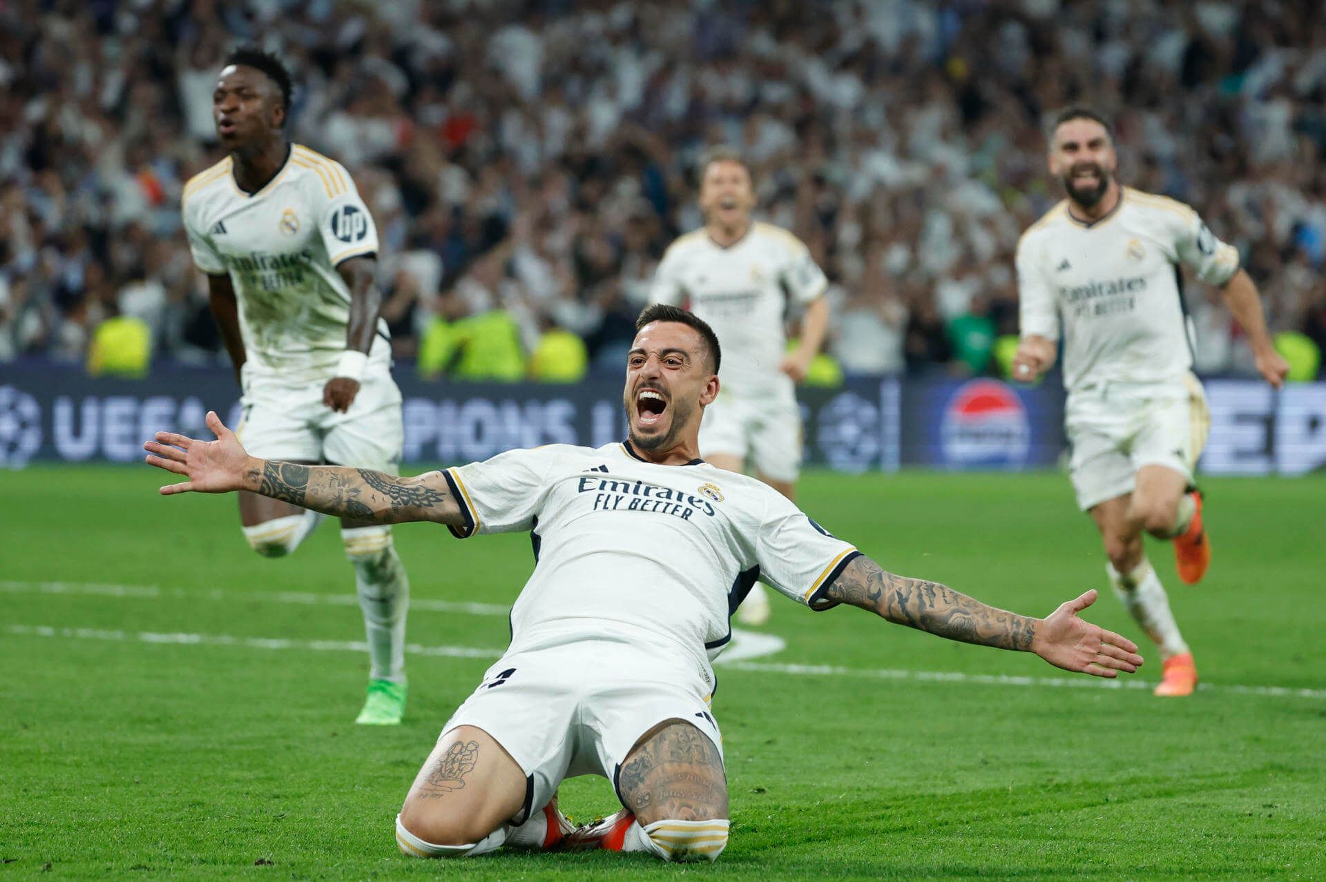  Joselu celebrando uno de sus goles al Bayern.