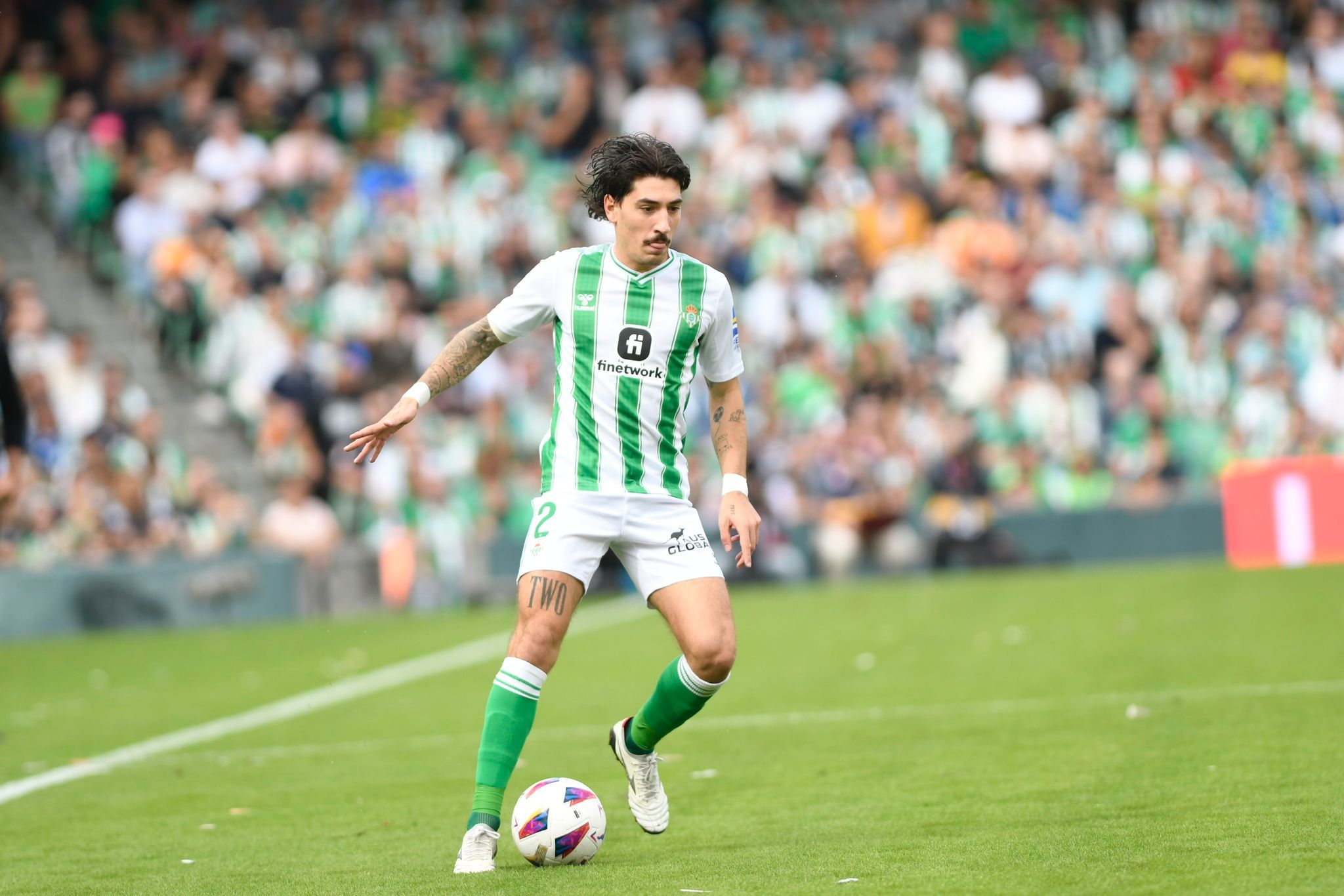 Bellerín, ante Osasuna