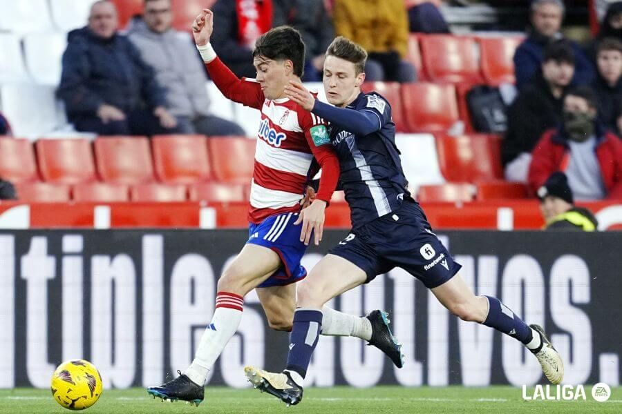 Beñat Turrientes en el Granada-Real Sociedad.