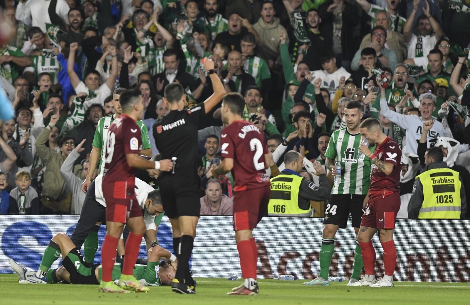  Sánchez Martinez expulsa a Montiel.