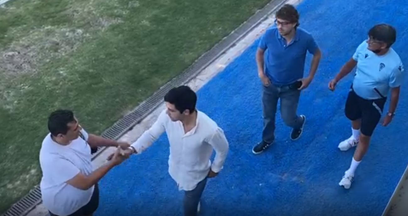  Borja Lasso llega a un entrenamiento del Cádiz.