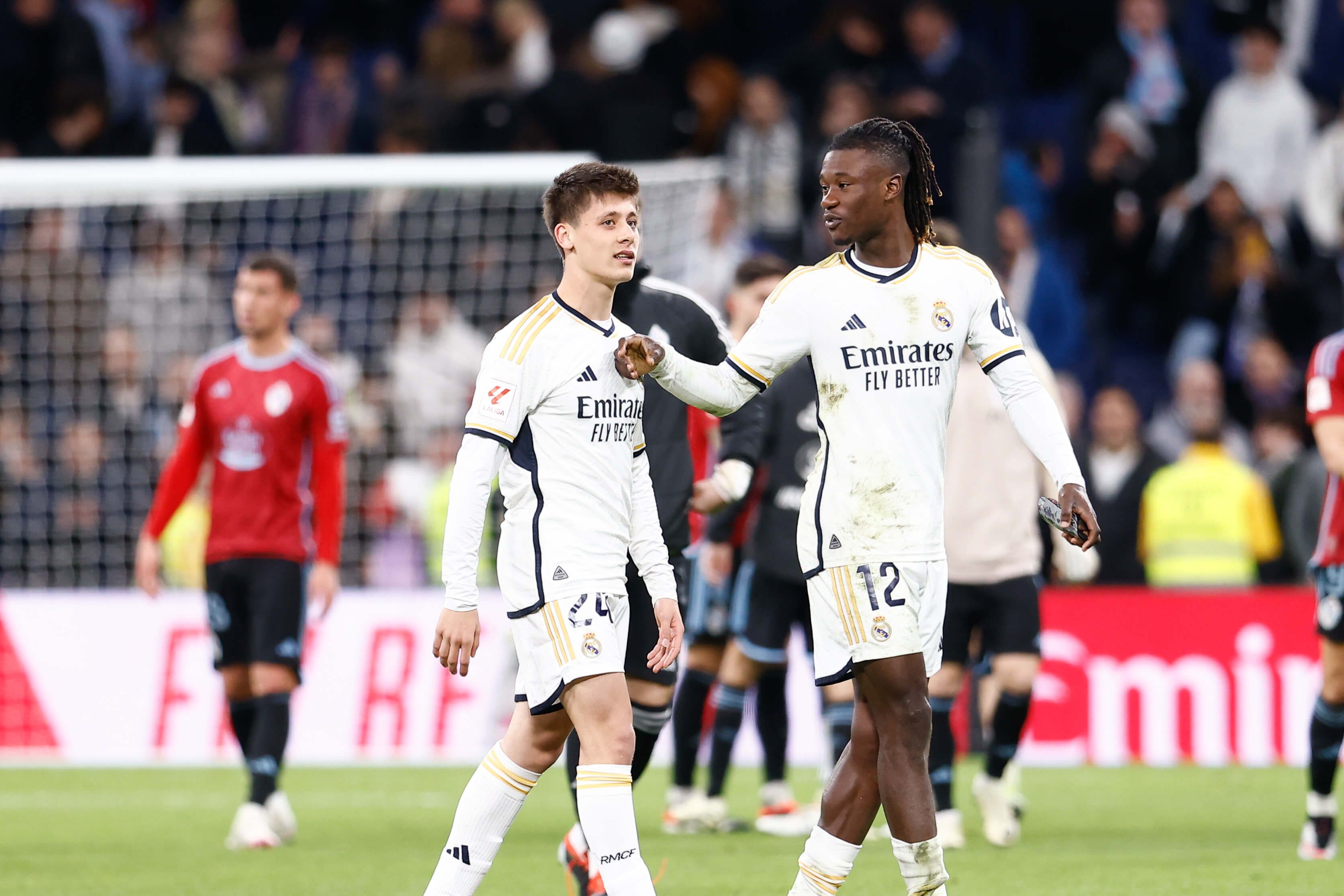  Camavinga felicita a Arda Güler tras su primer gol con el Celta