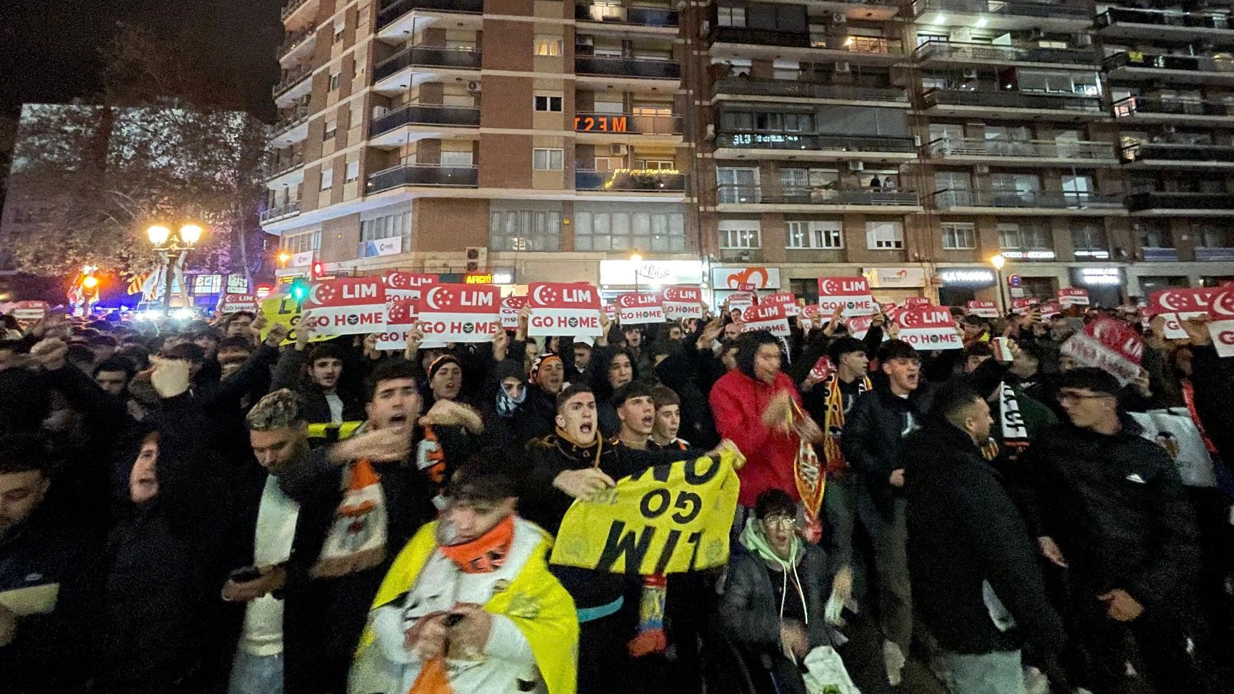  Protestas contra Peter Lim en Mestalla