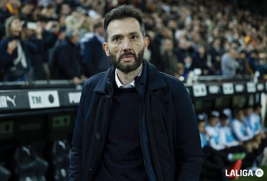  Carlos Corberán, ante el Real Madrid.