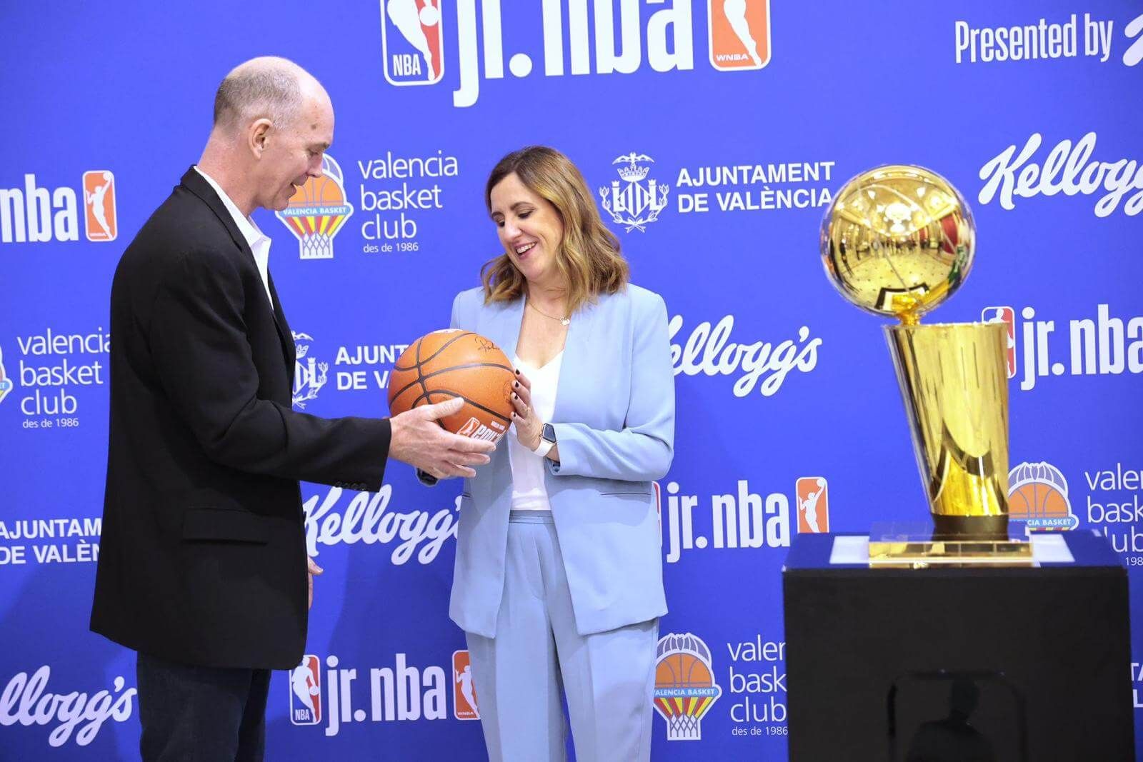 Catalá recibe a la NBA