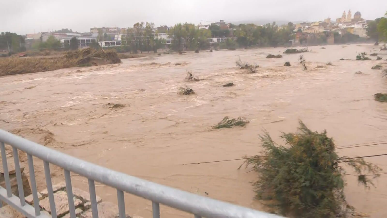  Caudal del río en Riba-roja, en Valencia.