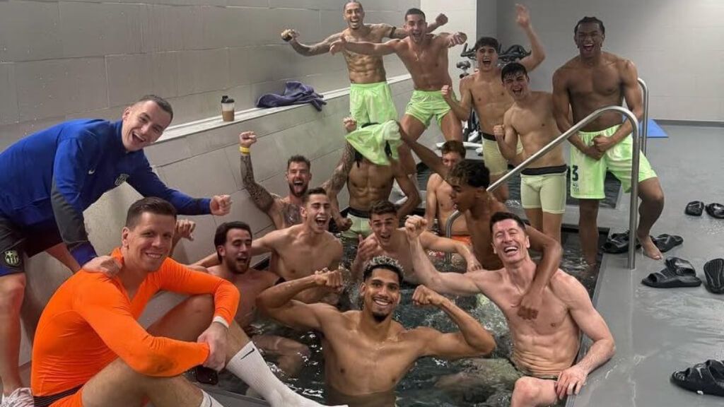  La foto de la celebración de los jugadores del Barça en el Metropolitano (X: @FCBarcelona_es)