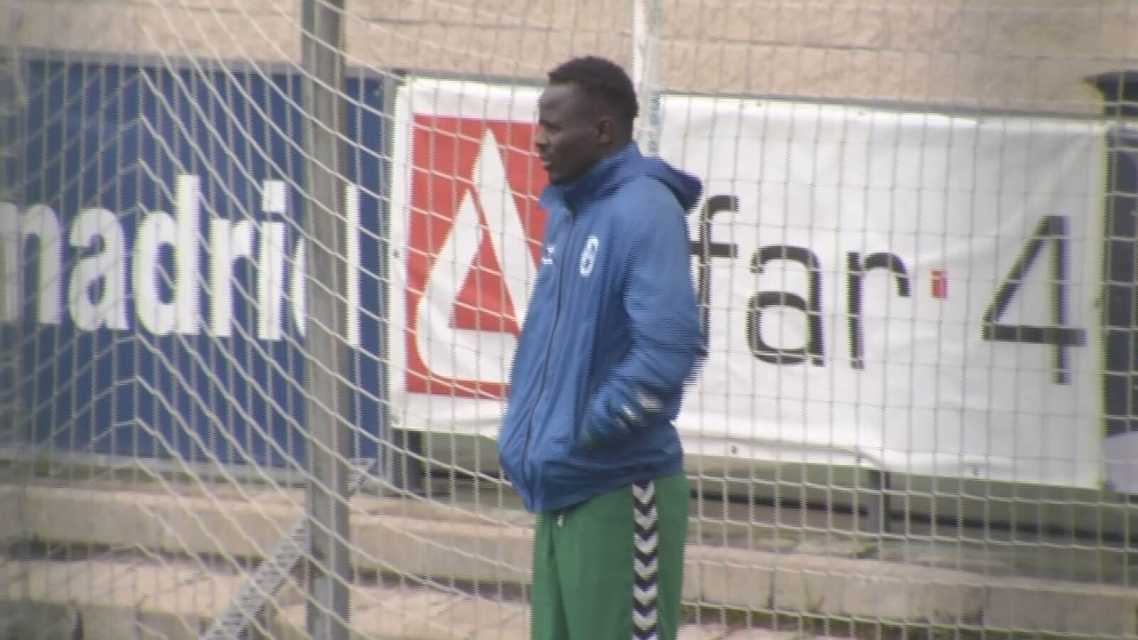  Cheikh Sarr, durante un entrenamiento con el Rayo Majadahonda.