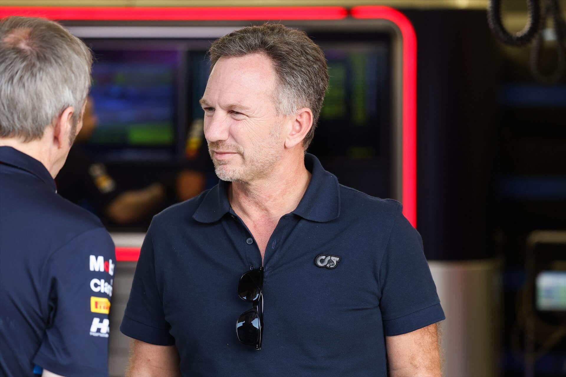  Christian Horner, sin ropa oficial de Red Bull.