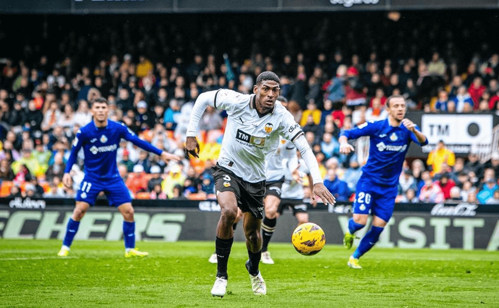 Cristhian Mosquera, ante el Getafe CF.