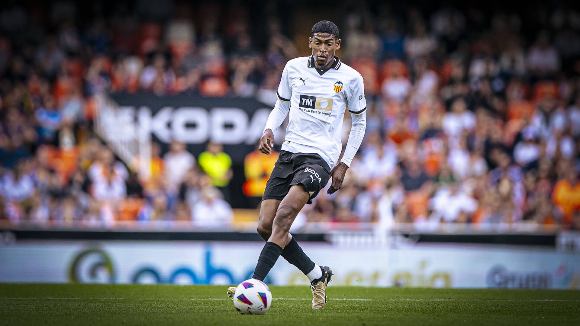 Cristhian Mosquera, ante el Girona FC.