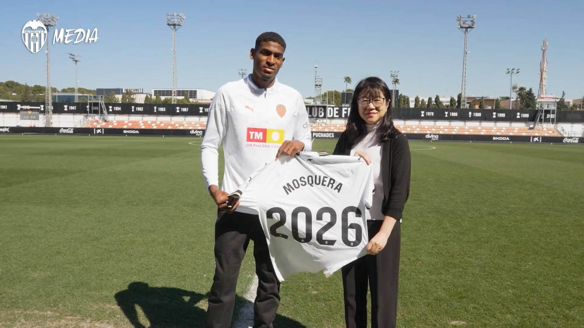 Cristhian Mosquera tras renovar con el Valencia CF