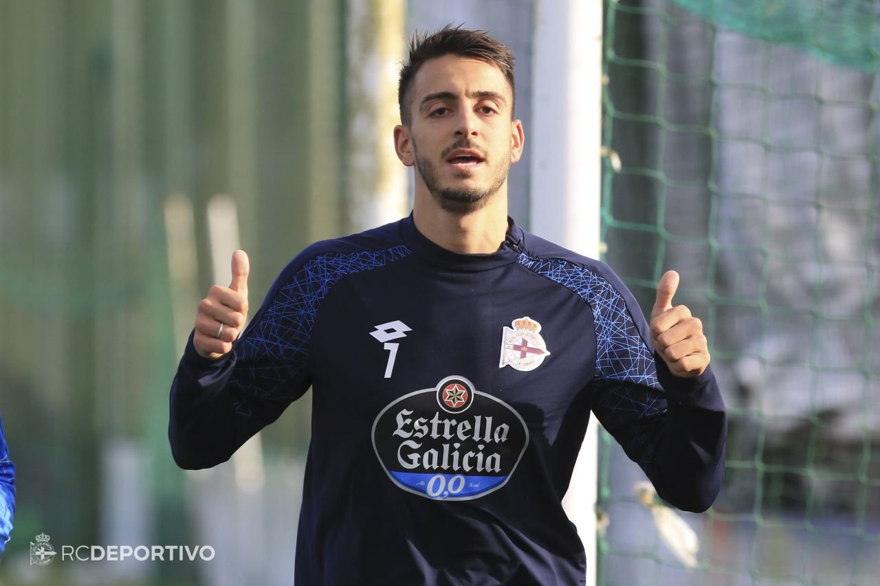  Joselu Mato entrenando con el Dépor