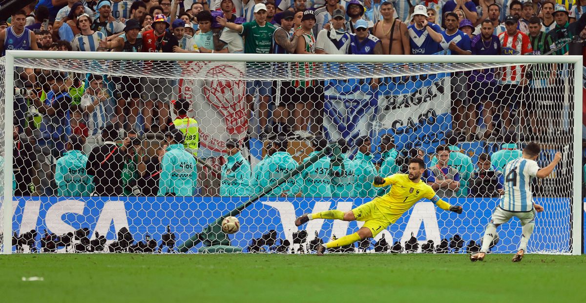  Montiel marca el penalti que le da a Argentina su tercer Mundial.