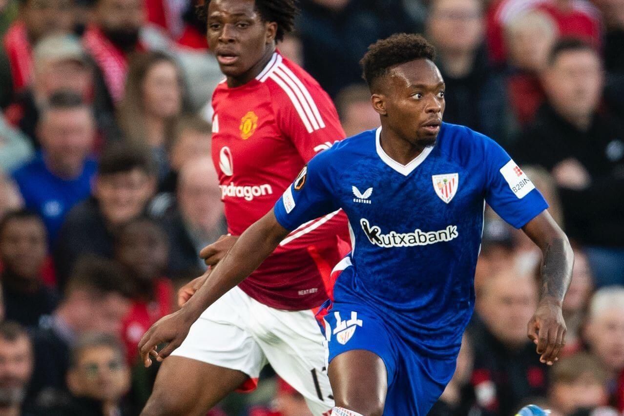 Álvaro Djaló fue titular ante el Manchester en Old Trafford.