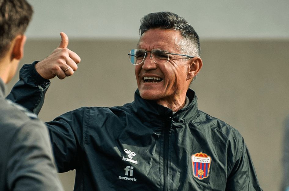  Dani Ponz, entrenador del CD Eldense