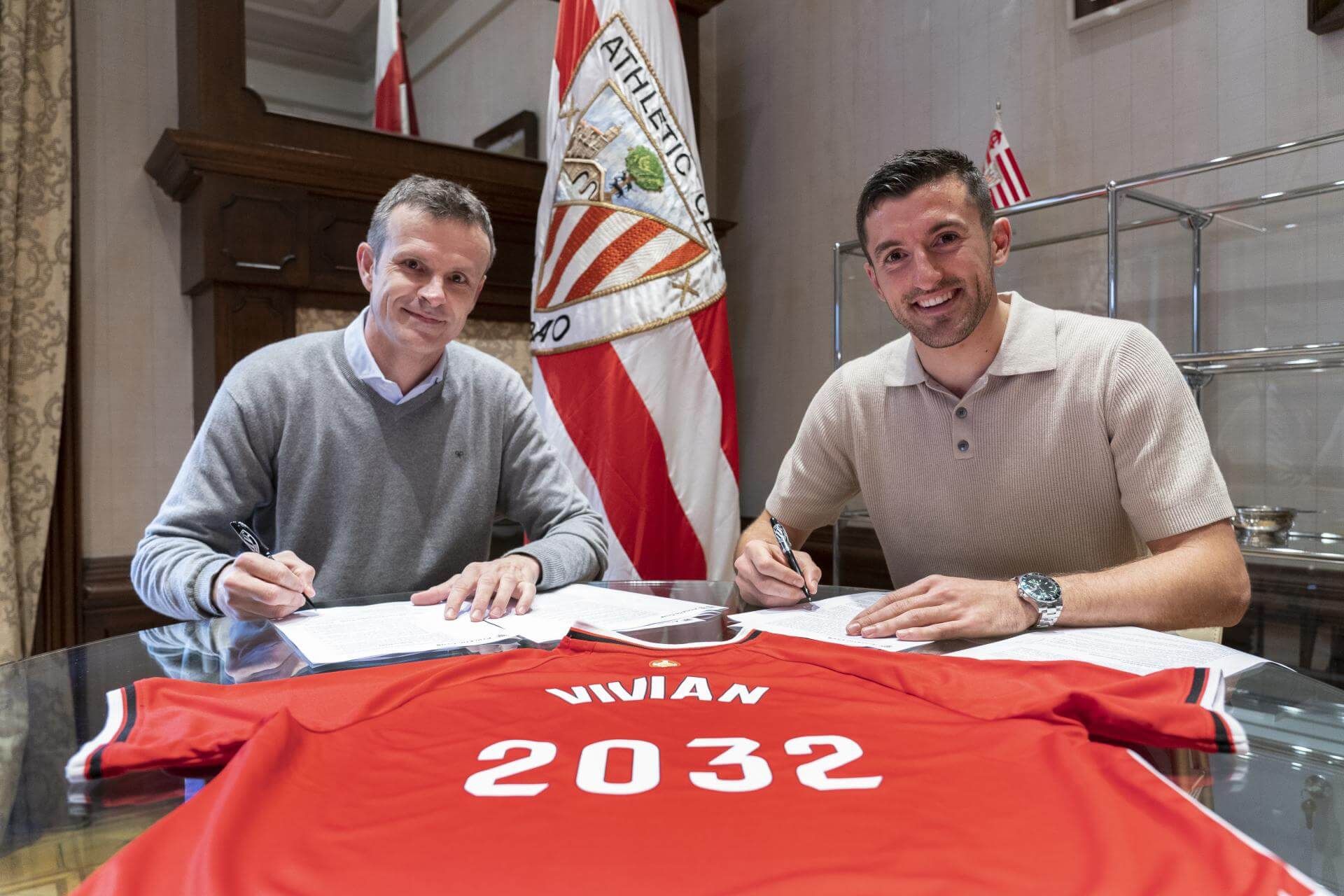 Dani Vivian renueva con el Athletic.