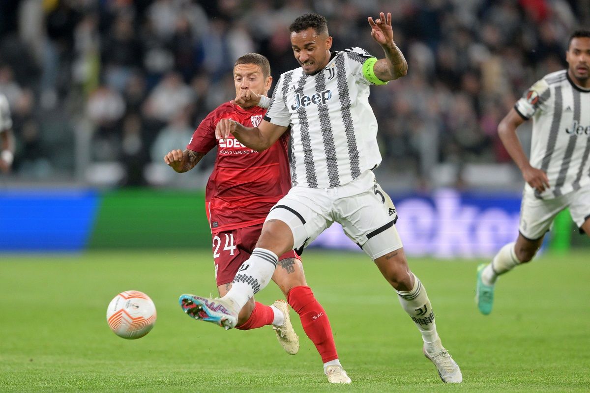 Danilo y Papu Gómez, en el Juventus-Sevilla.